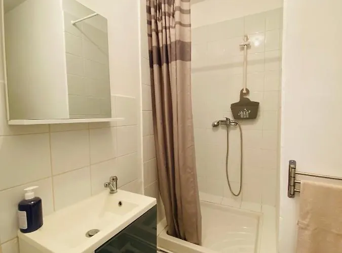 Superbe Studio Au Pied De La Gare De Apartament *